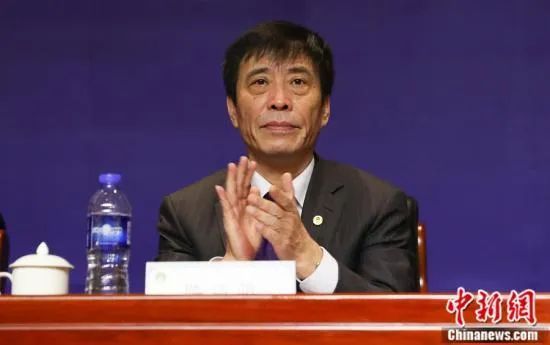 大乳警花自愿被俱乐部调教